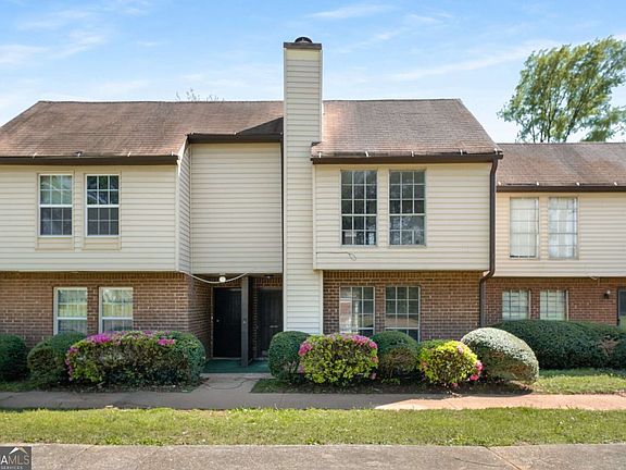 2nd image of 3254 Strawberry Ln