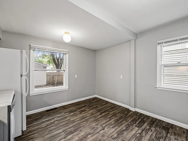 515 12th Ave NW — Photo 7