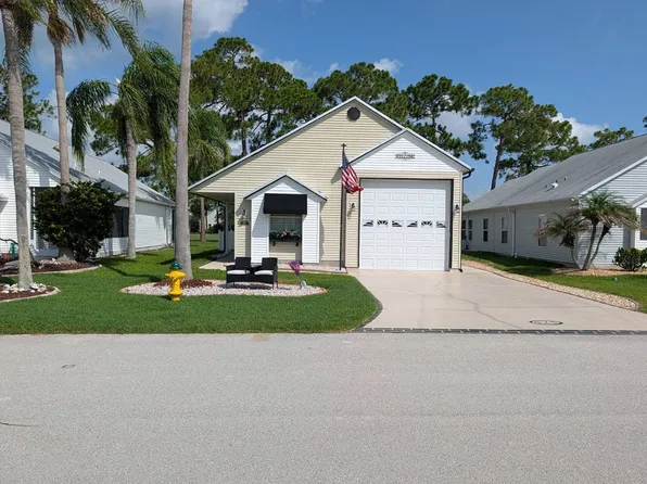 525 Twin Lakes Dr, Titusville, FL 32780