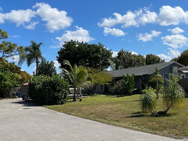 9310 Carolina St — Photo 1