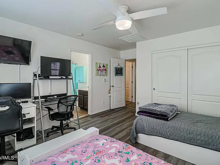 2896 N Claire Dr — Photo 12