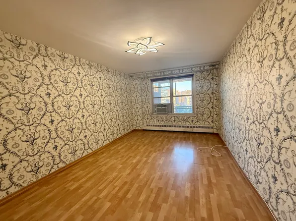 97-10 62nd Drive image 7 of 11