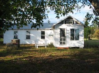 375 Logan Lodge Rd, Kilmarnock, VA 22482