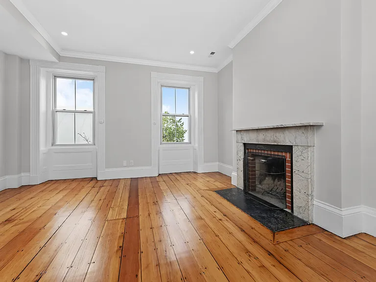 76 Washington St #2 — Photo 3