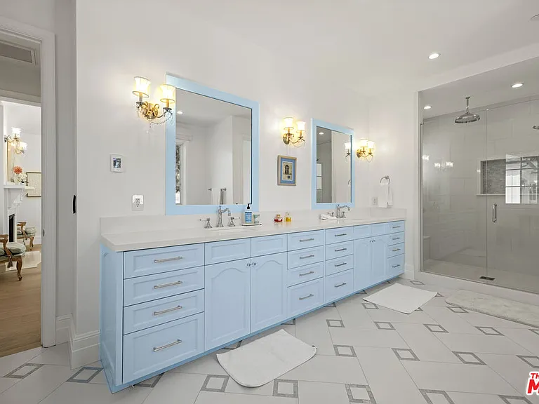 6671 Dume Dr — Photo 27