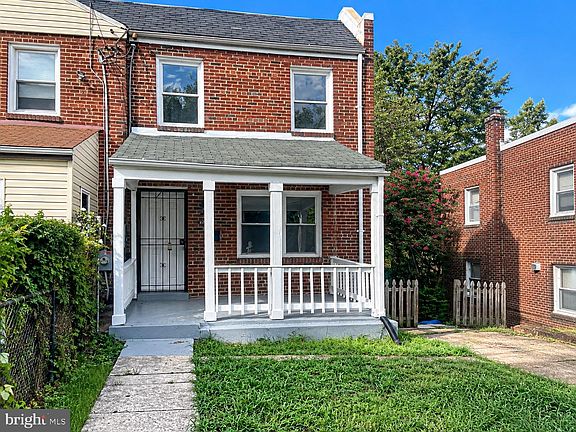 3rd image of 4236 Grant St NE