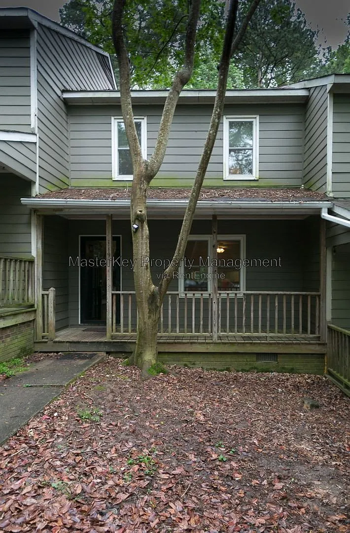 2 bed, 2.5 bath, 1050 sqft, $1,425 — Photo 2