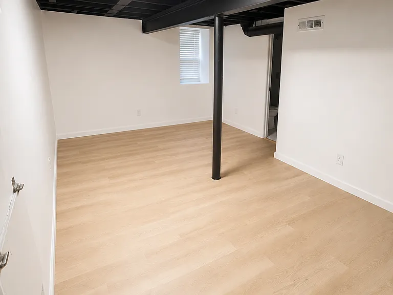 5309 W 71st St — Photo 11