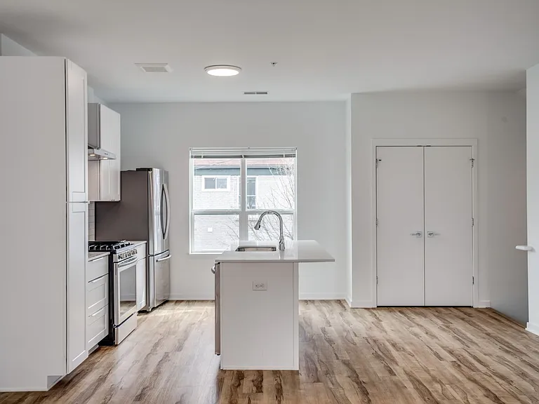 3333 Nicollet Ave S — Photo 26