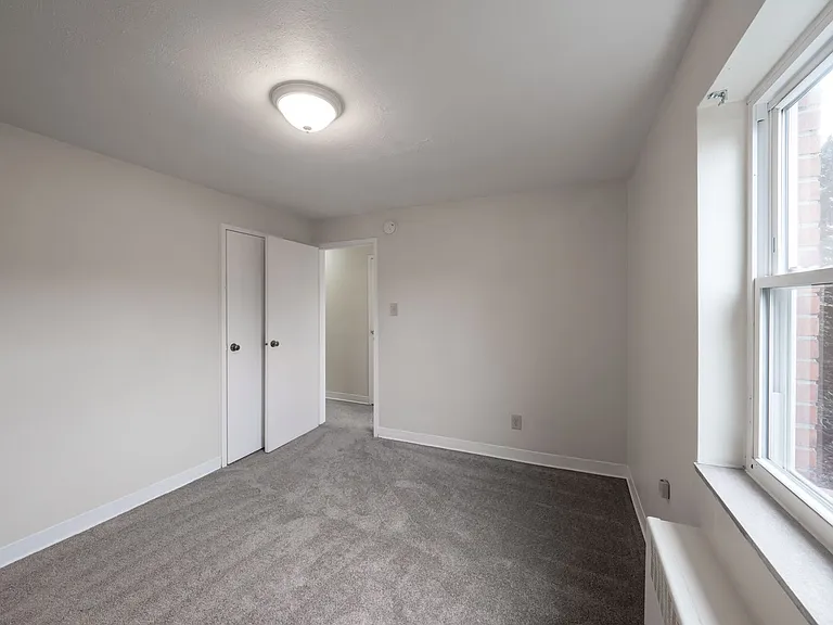 810 Perry Hwy — Photo 10