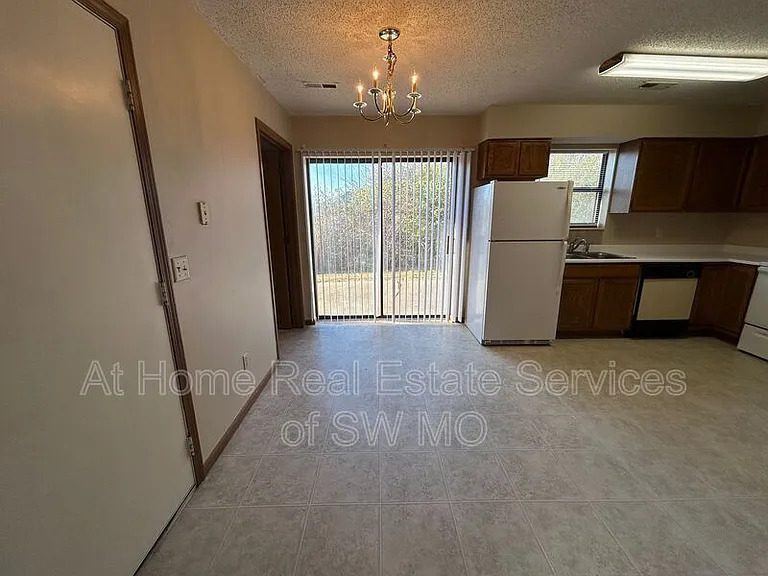 3375A S Moreland Ct — Photo 4