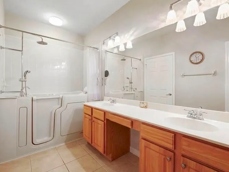 2019 Santa Catalina Ln — Photo 9