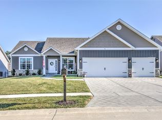 902 Mule Creek Dr, Wentzville, MO 63385