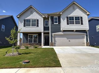 175 Thornberry Rd, Hendersonville, NC 28792