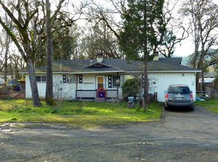 2982 NE Vine St, Roseburg, OR 97470