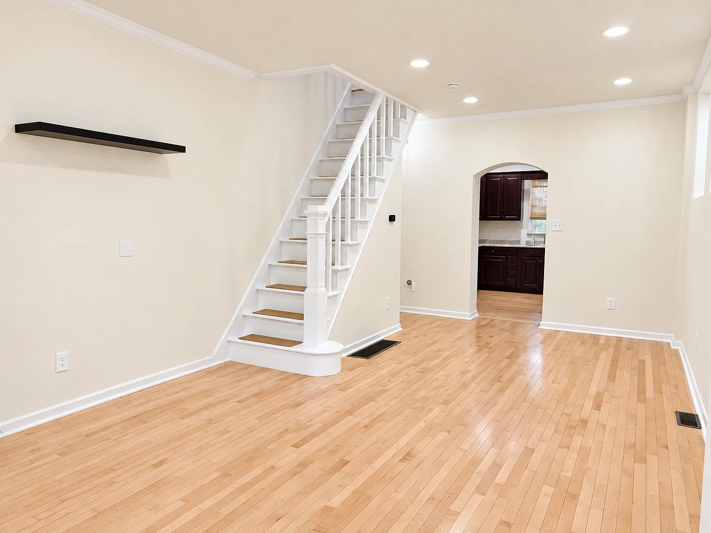 2 bed, 795 sqft, $2,100 — Photo 2