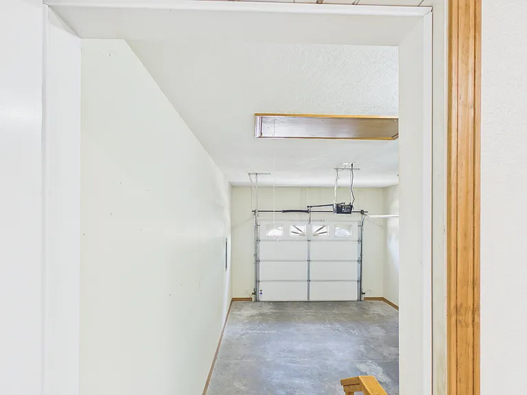 610 E 7th St #2 — Photo 2