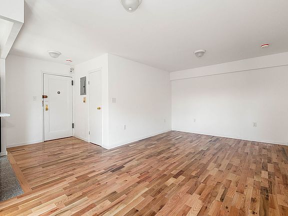 4th image of 25-10 31st Ave #6C