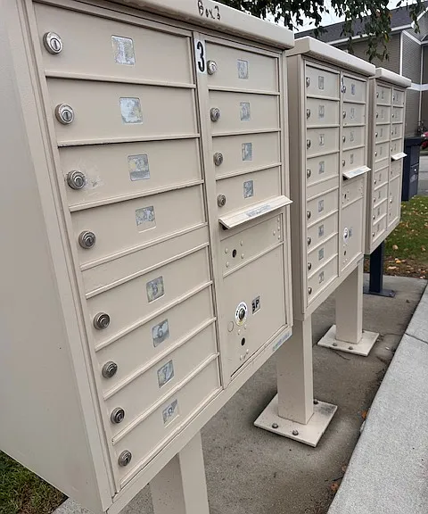 10th St. — Photo 40