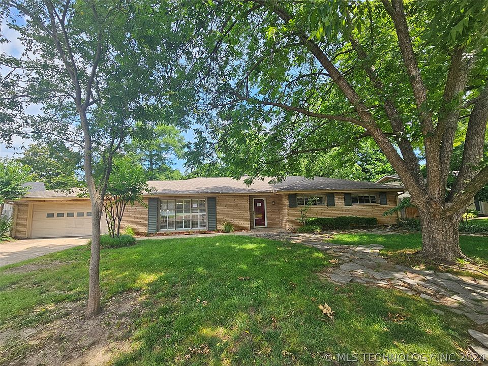 1st image of 2615 E 59th St