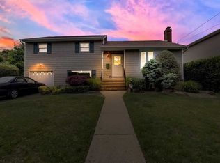 2692 Kenny Ave, Merrick, NY 11566