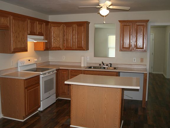 3rd image of 1140 Fairview St