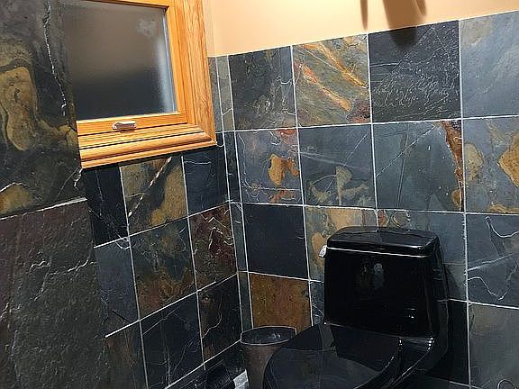 Powder room 