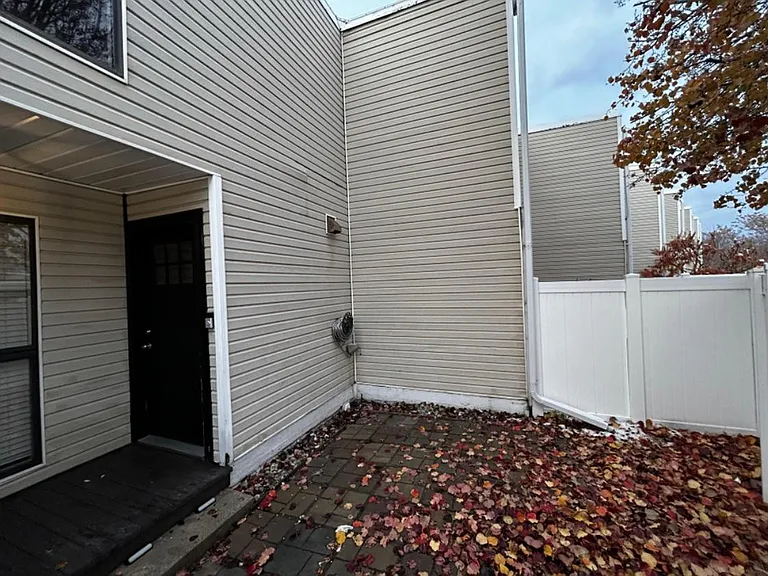 5268 S Rome Beauty Park — Photo 1