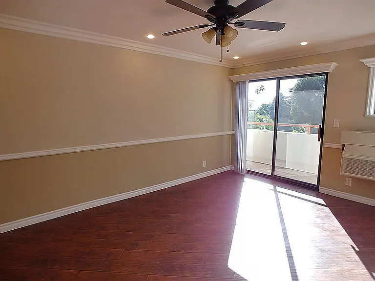 Carmel Heights Apts — Photo 29