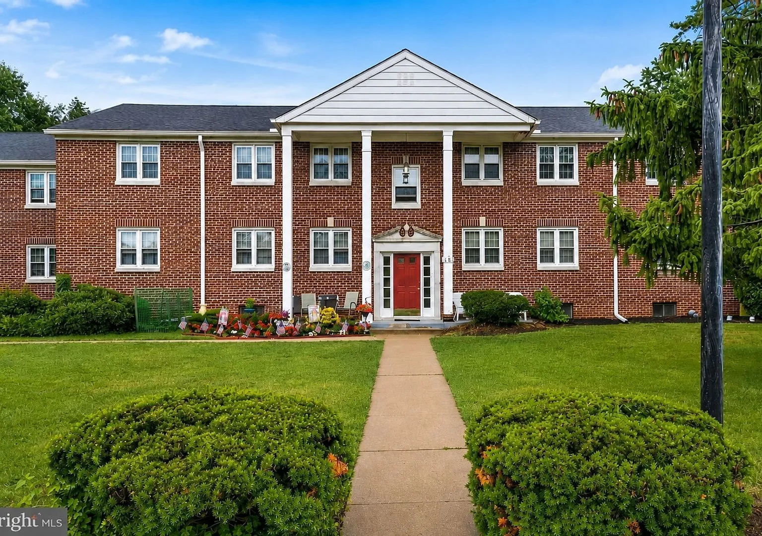 Charming 2BR Condo in Cherry Hill — Photo 1