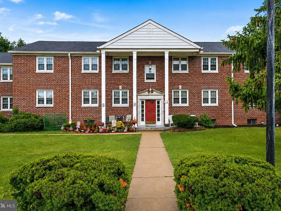 121 Cherry Parke #A