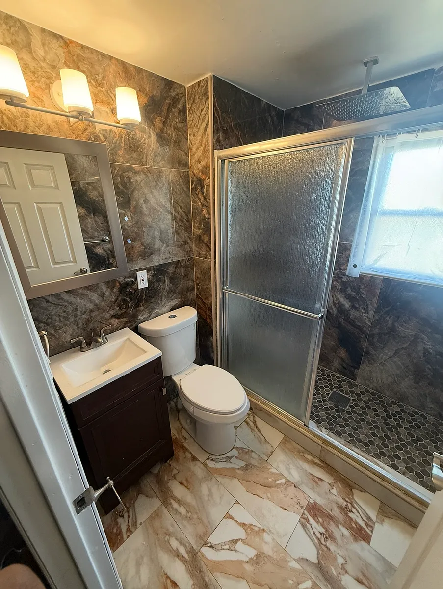 Building Photo - 152 Hawthorne Ave #3