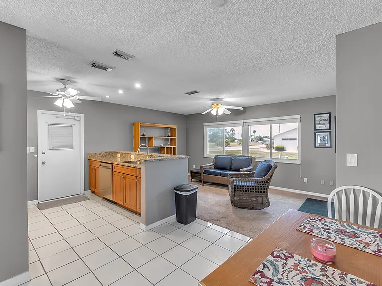 702 Huxley Pl #702 — Photo 4