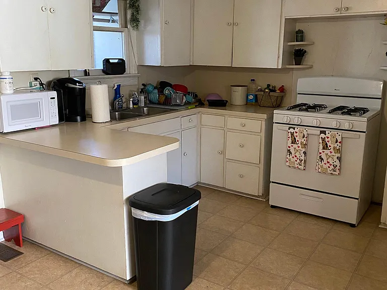 319 N Duncan St — Photo 6