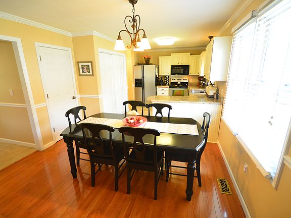 2nd image of 165 Peachtree Dr