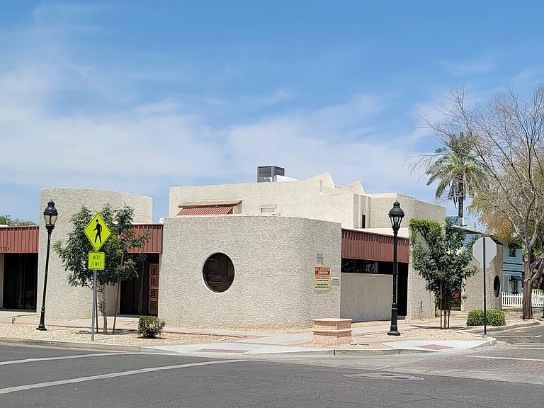 7142 N 57th Ave — Photo 35