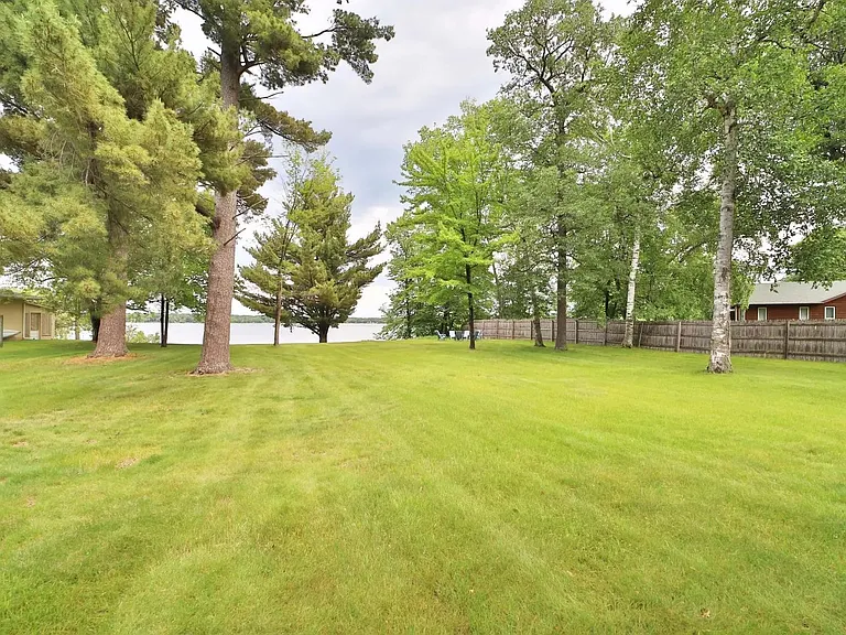 10032 N Long Lake Rd — Photo 17