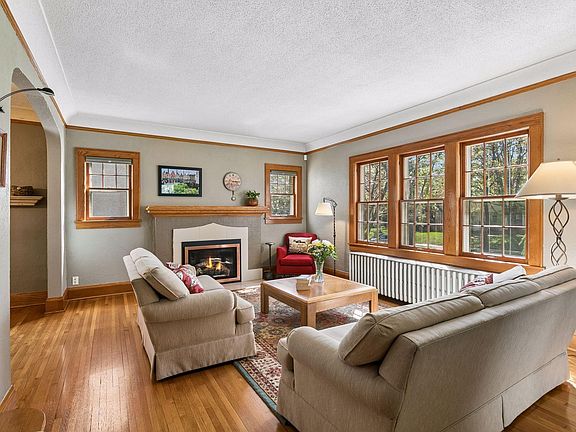 5th image of 4817 11th Ave S
