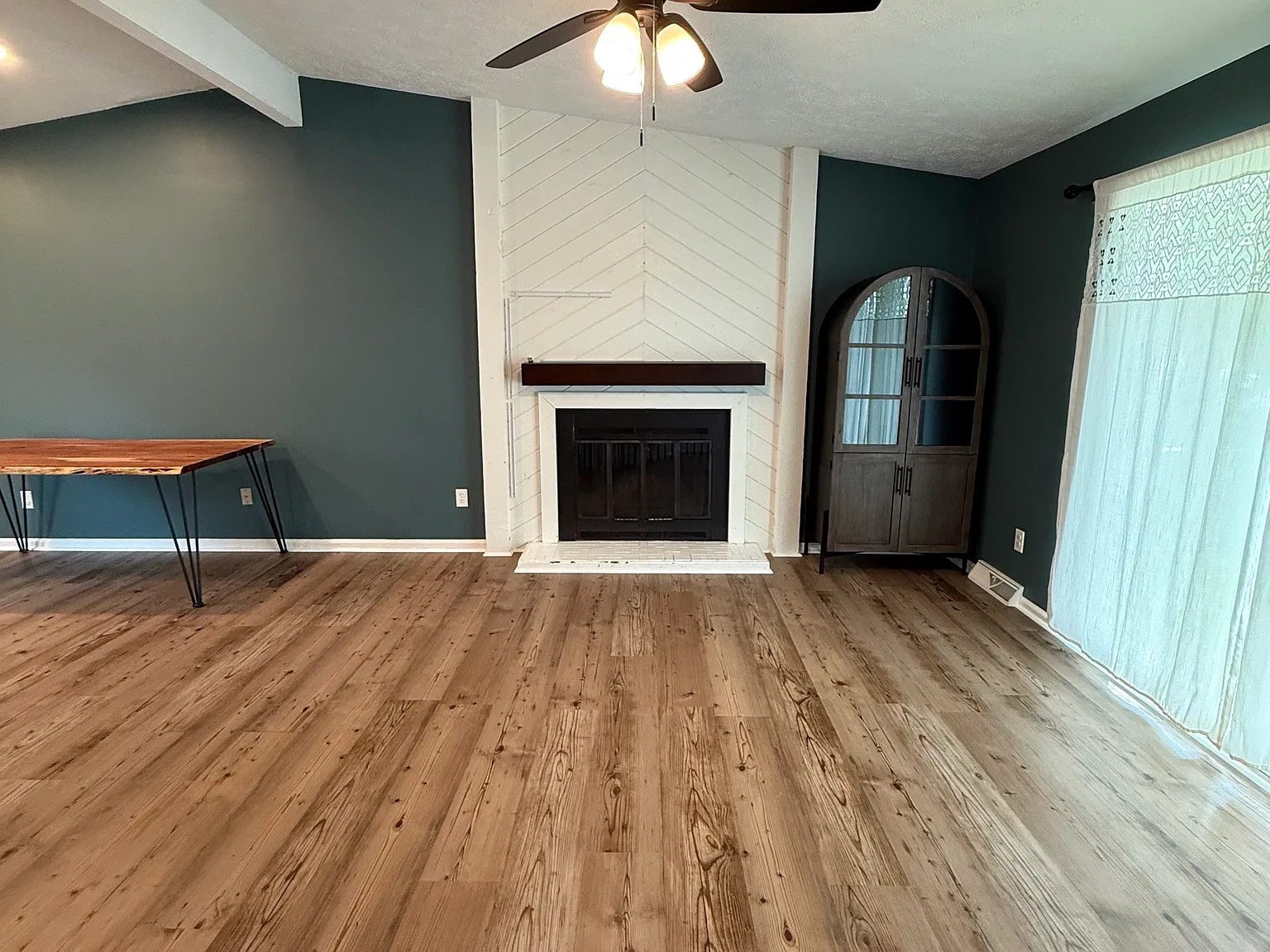 3 bed, 1667 sqft, $2,350 — Photo 3