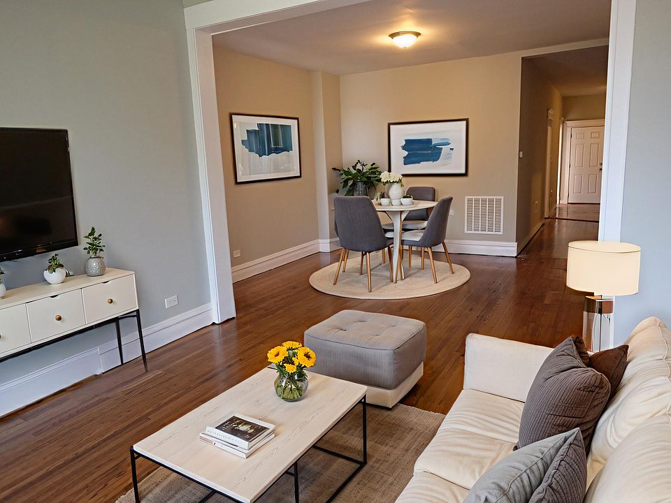 Staged living/dining area