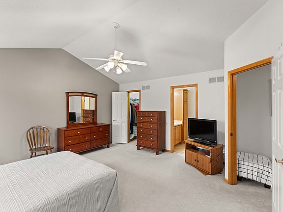 2nd image of 10415 Hickory Dr Unit 9