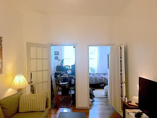 Rented by R New York | media 44