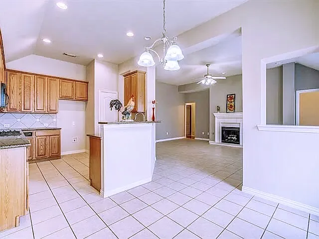 524 Breton Dr — Photo 10
