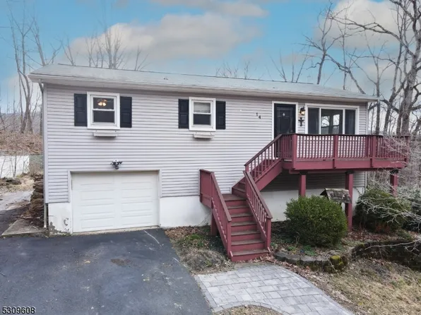14 Old Coach Rd, Vernon Twp., NJ 07462