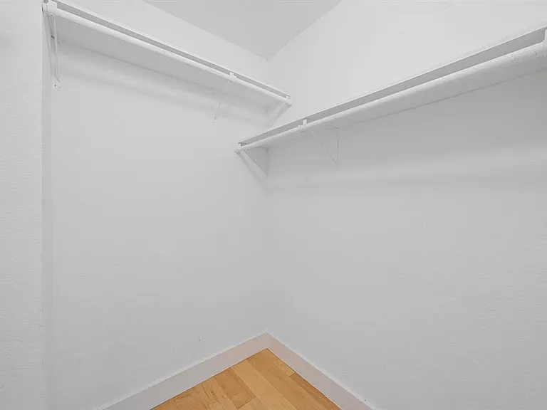 1313 E 52nd St #105 — Photo 12