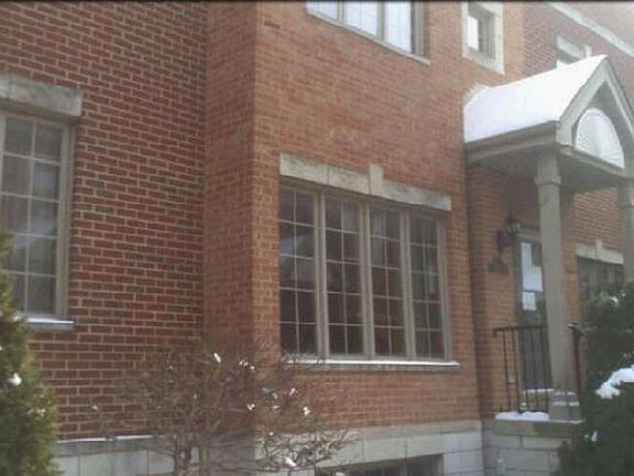 2nd image of 424 E Oakwood Blvd Unit 10