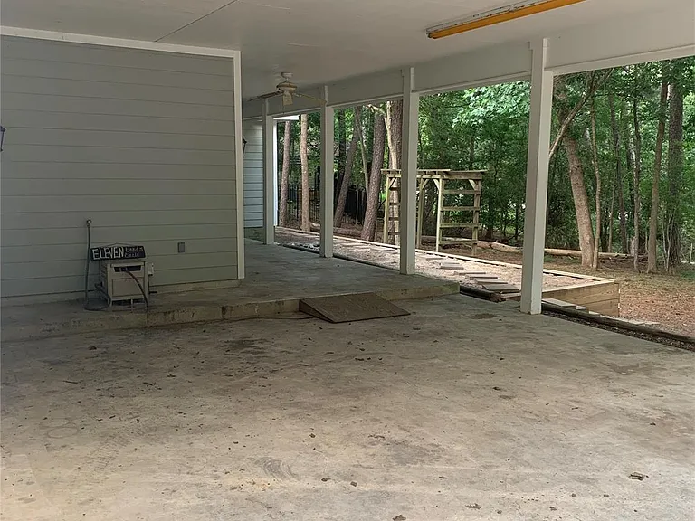 11 Lords Cir — Photo 17