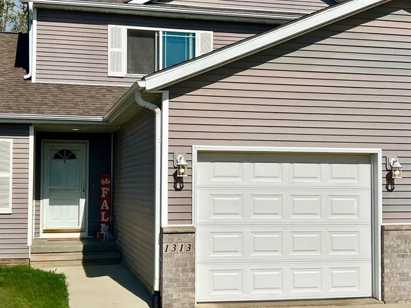 1313 Lois Ln, Waterloo, IA 50702