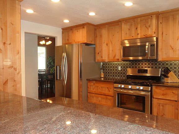 3rd image of 1464 Stoney Dr