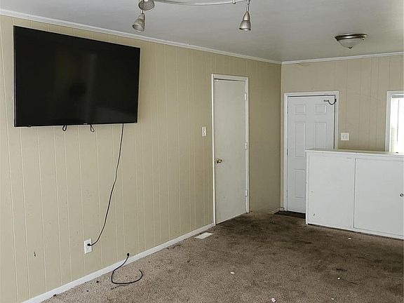 4th image of 8127 Blueberry Ln